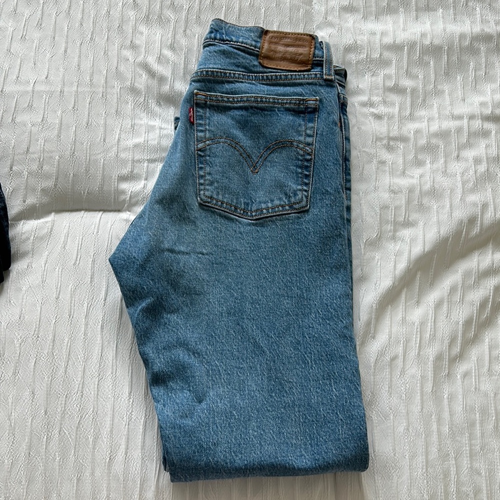 Levi’s Wedgie fit ankle jeans